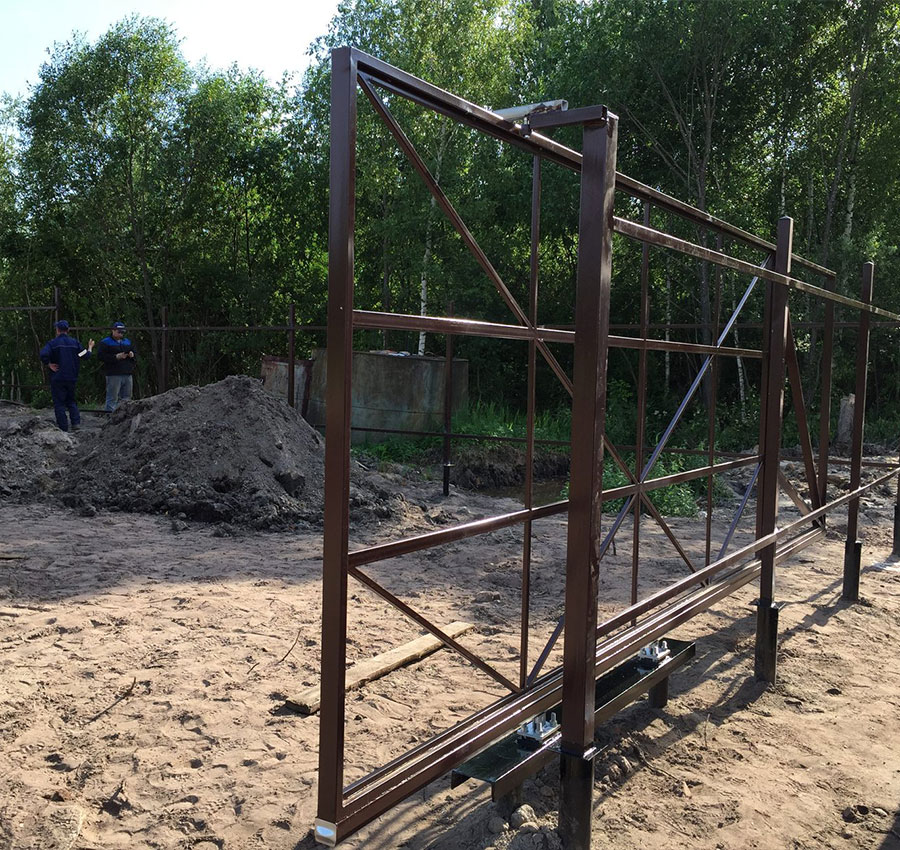 Варианты ворот на винтовых сваях в Волгоградской области